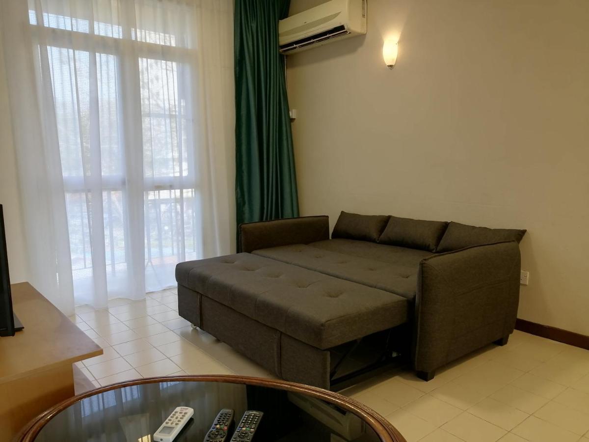 Bayu Emas Apartment By Wellington Resorts Batu Ferringhi Exterior foto
