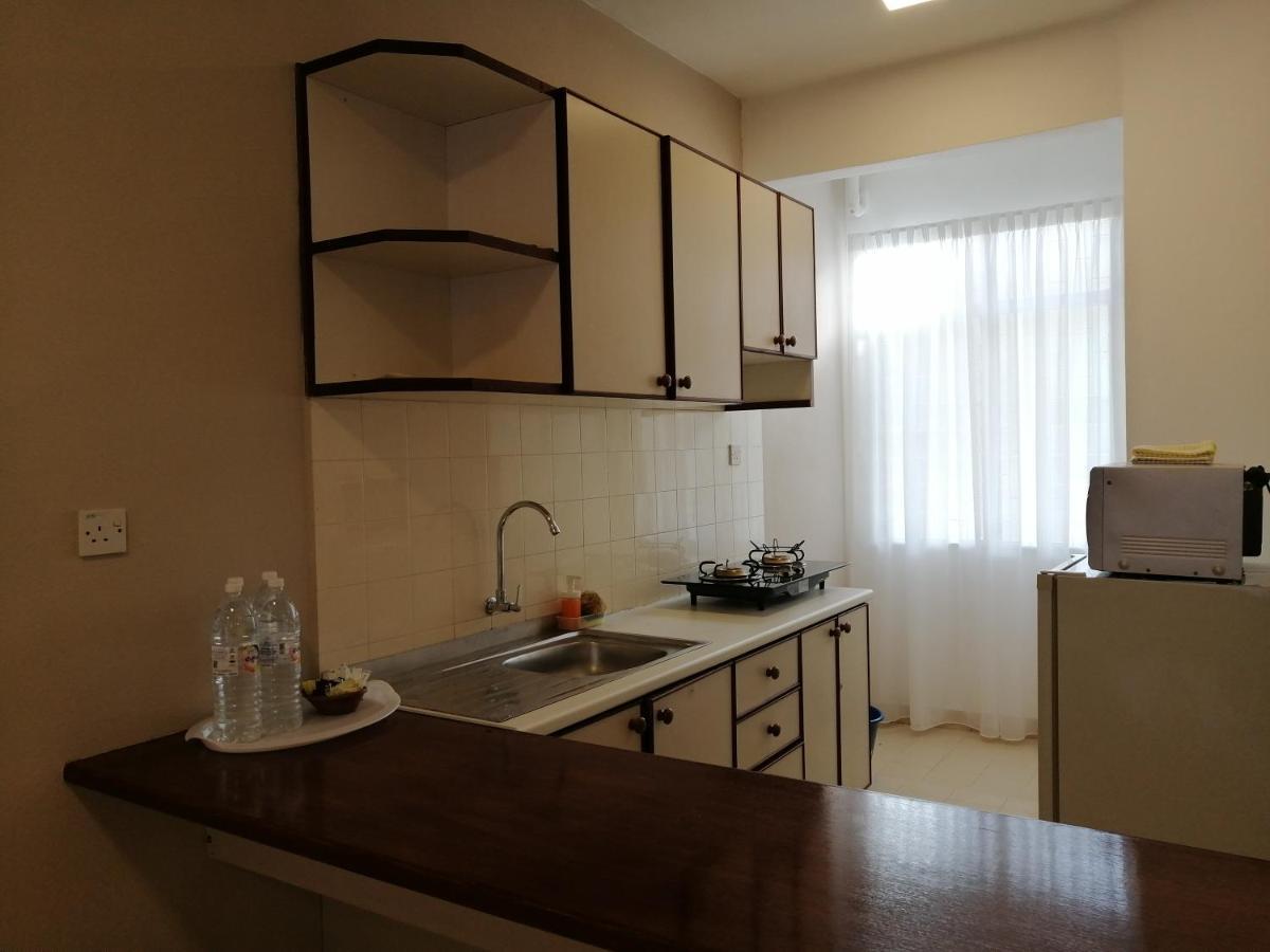 Bayu Emas Apartment By Wellington Resorts Batu Ferringhi Exterior foto