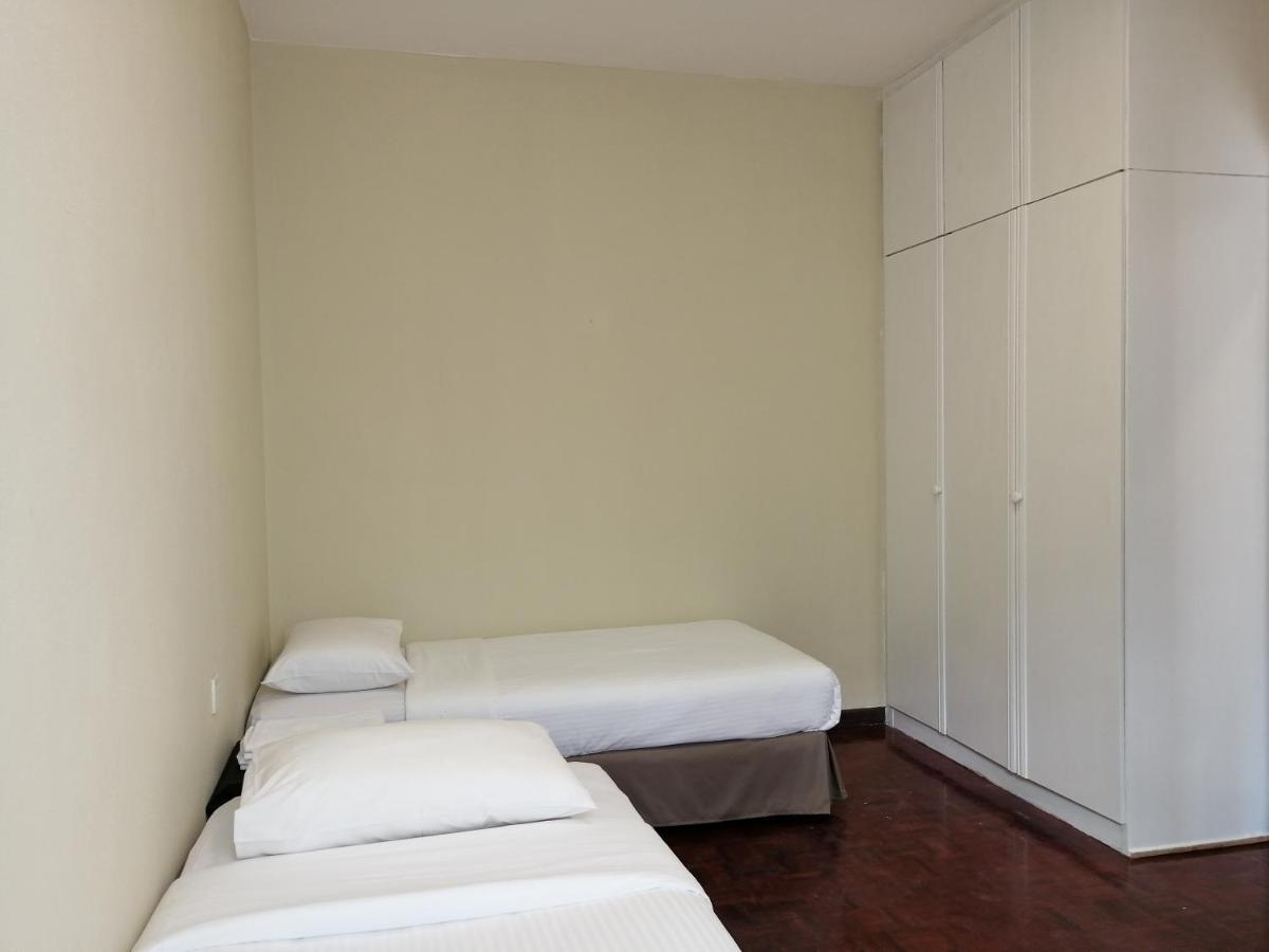 Bayu Emas Apartment By Wellington Resorts Batu Ferringhi Exterior foto